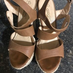 Brown size 8 heel